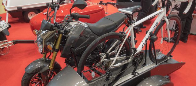 Read more about the article 「原付2種＋サイドカー」にロードバイクを積載！