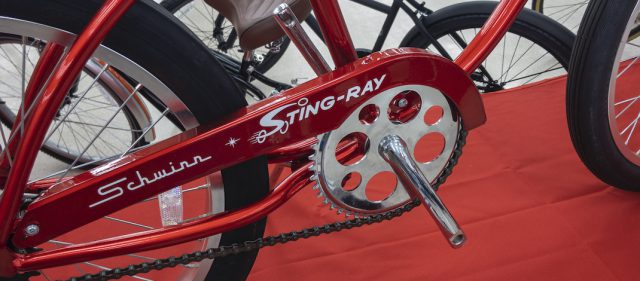 Read more about the article SCHWINN 2020年モデル：伝統的スタイルのクルーザー「STINGRAY」と「FAIRLADY」