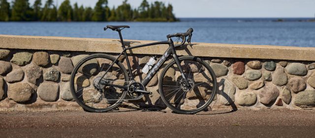 Read more about the article 重量15kgを切るE-BIKEのロードモデル「TREK Domane+ AL 5」